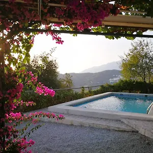 casa-lola-sayalonga.es-andalucia.com/